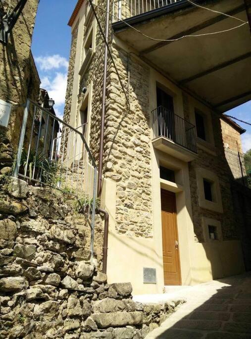 Casa Torre Con Terrazza Panoramica Villa Futani Exteriör bild