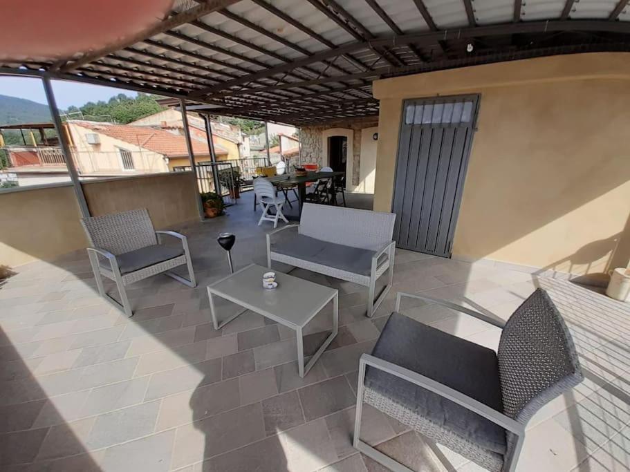 Casa Torre Con Terrazza Panoramica Villa Futani Exteriör bild
